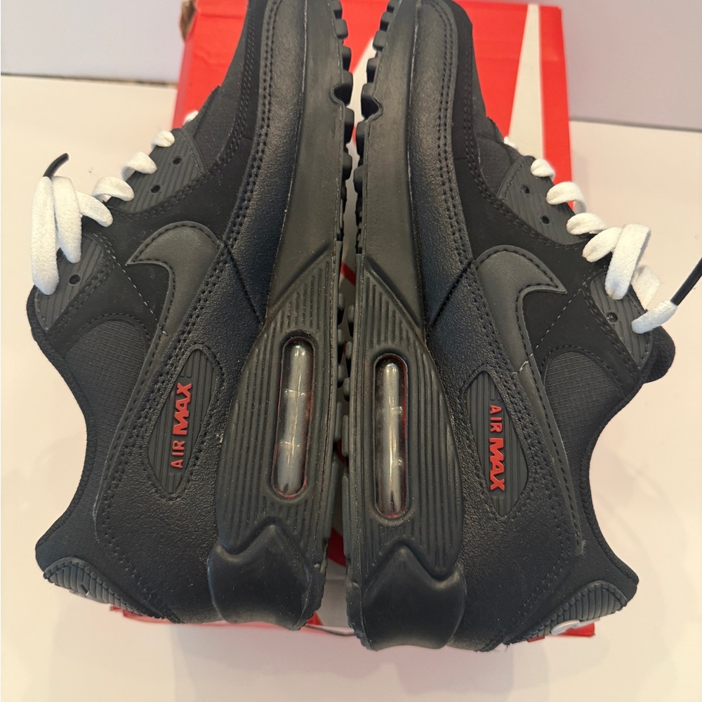 Nike Air Max Plus Black and Red - Picture 6 of 9